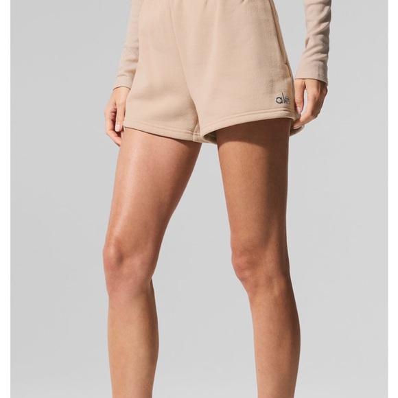 Alo Accolade Short - Macadamia - Picture 6 of 7